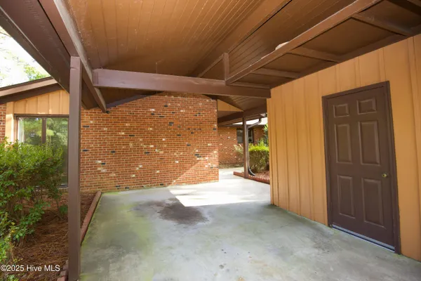 Property Slideshow image 3 of 33 | 414 teakwood ln, Southern Pines, NC, 28387