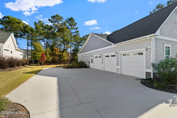 Property Slideshow image 2 of 60 | 8556 pine nut dr ne, Leland, NC, 28451