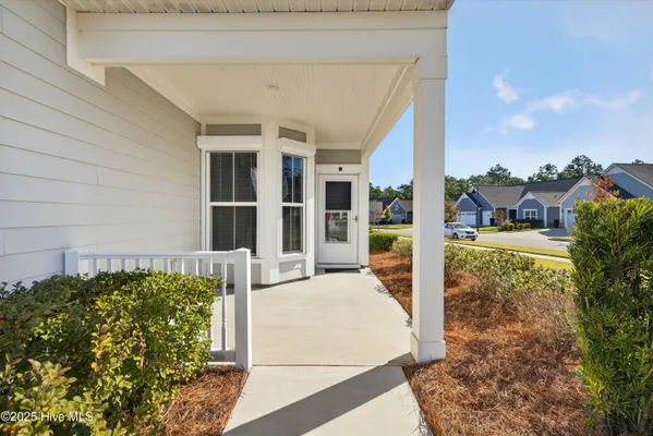 Property Slideshow image 2 of 31 | 704 broomsedge ter, Wilmington, NC, 28412
