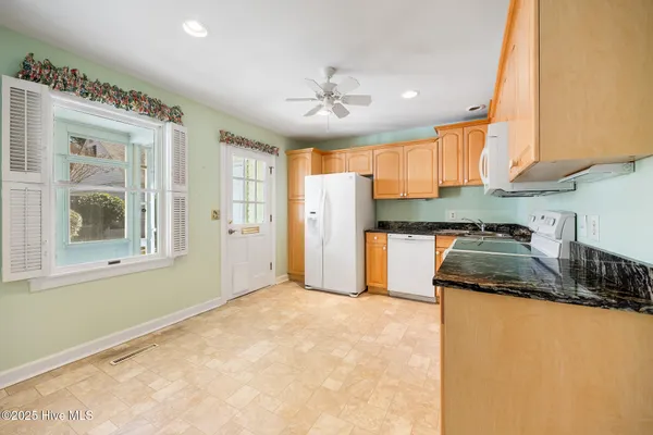 Property Slideshow image 2 of 32 | 12 village green cir # 12, Southern Pines, NC, 28387