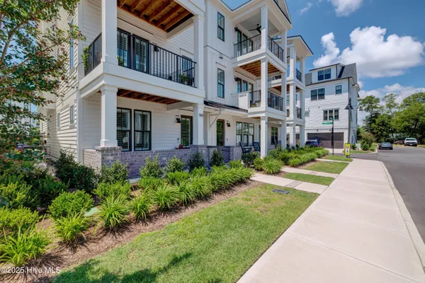 Property Slideshow image 2 of 43 | 148 dugger ln, Wilmington, NC, 28412