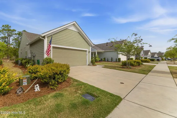 Property Slideshow image 2 of 66 | 3308 laughing gull ter, Wilmington, NC, 28412