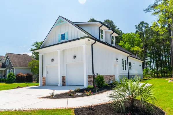 Property Slideshow image 3 of 75 | 527 s middleton dr, Calabash, NC, 28467