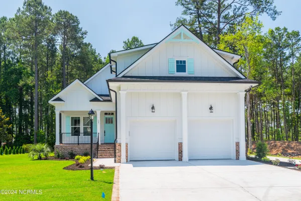 Property Slideshow image 2 of 75 | 527 s middleton dr, Calabash, NC, 28467