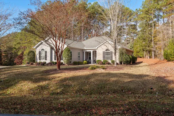 Property Slideshow image 3 of 54 | 214 sunflower cir, Mc Cormick, SC, 29835