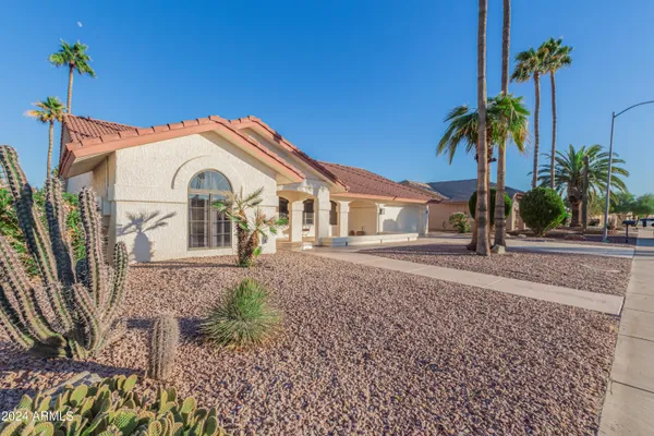 Property Slideshow image 2 of 40 | 18019 n 137th dr, Sun City West, AZ, 85375