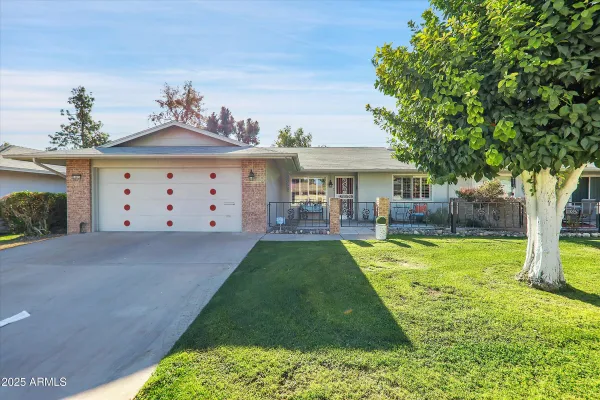 Property Slideshow image 2 of 35 | 10825 w caron dr, Sun City, AZ, 85351