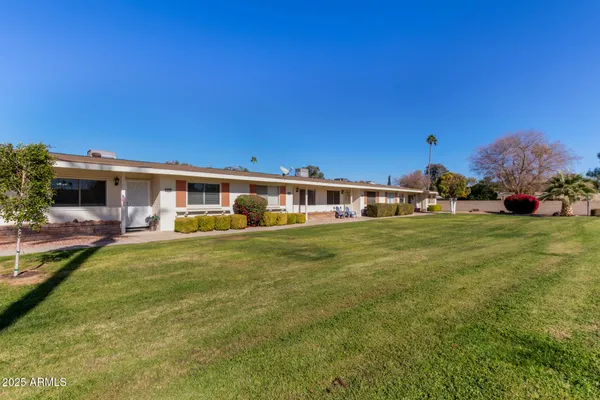 Property Slideshow image 2 of 25 | 9459 n 111th ave, Sun City, AZ, 85351