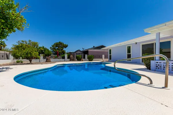 Property Slideshow image 2 of 33 | 10826 w loma blanca dr, Sun City, AZ, 85351