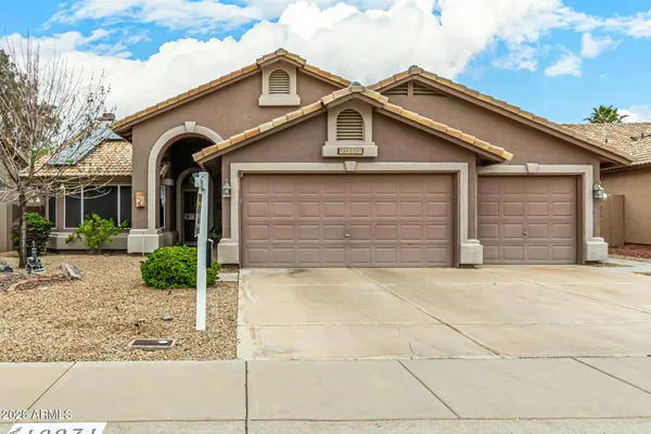 Property Slideshow image 3 of 52 | 10971 w tonopah dr, Peoria, AZ, 85373
