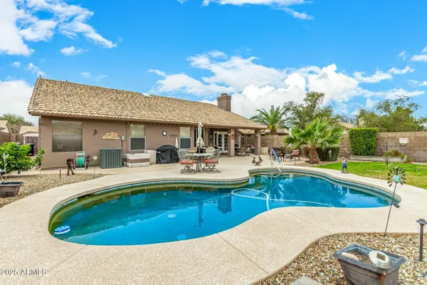 Property Slideshow image 2 of 52 | 10971 w tonopah dr, Peoria, AZ, 85373