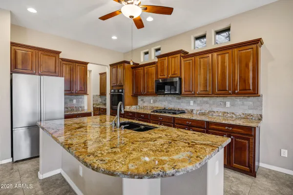 Property Slideshow image 3 of 56 | 42988 w misty morning ln, Maricopa, AZ, 85138