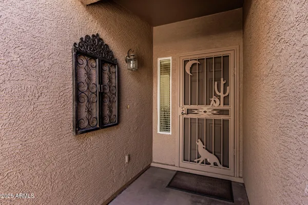 Property Slideshow image 3 of 50 | 1403 e las colinas dr, Chandler, AZ, 85249