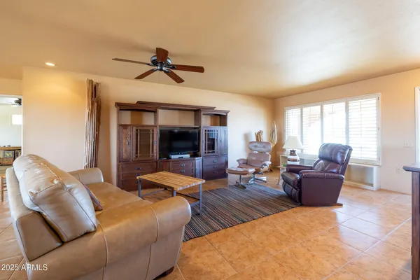 Property Slideshow image 3 of 45 | 9513 w cottonwood dr, Sun City, AZ, 85373