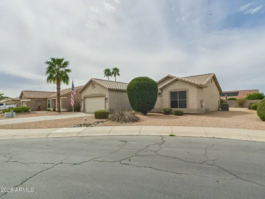 Property Slideshow image 2 of 33 | 6050 s crosscreek ct, Chandler, AZ, 85249