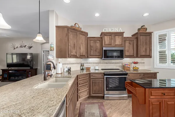 Property Slideshow image 3 of 49 | 3061 s elderwood -- --, Mesa, AZ, 85212