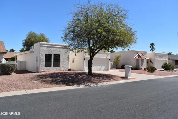 Property Slideshow image 2 of 60 | 26451 s hogan dr, Sun Lakes, AZ, 85248