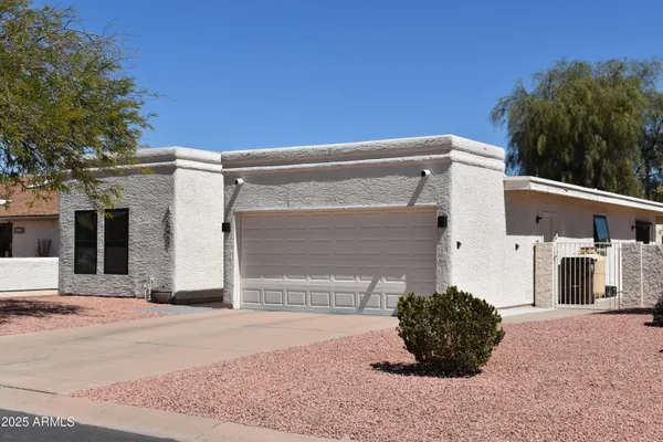 Property Slideshow image 3 of 60 | 26451 s hogan dr, Sun Lakes, AZ, 85248