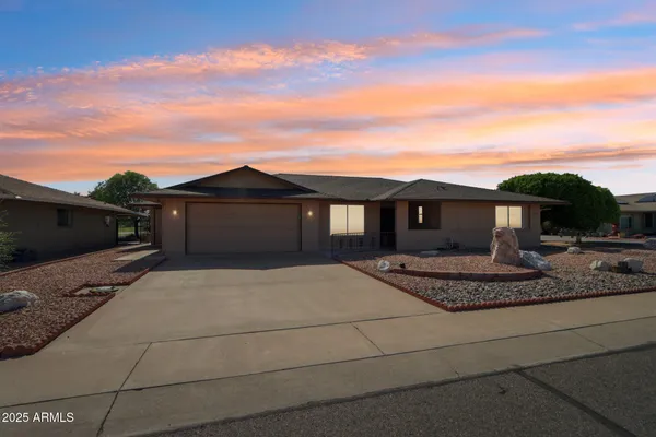 Property Slideshow image 3 of 58 | 19832 n cherry tree ln, Sun City, AZ, 85373