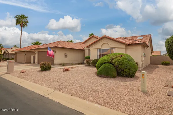Property Slideshow image 2 of 29 | 10621 e hercules dr, Sun Lakes, AZ, 85248