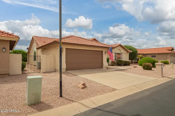 Property Slideshow image 3 of 29 | 10621 e hercules dr, Sun Lakes, AZ, 85248