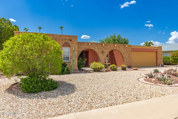 Property Slideshow image 2 of 34 | 10207 w oak ridge dr, Sun City, AZ, 85351