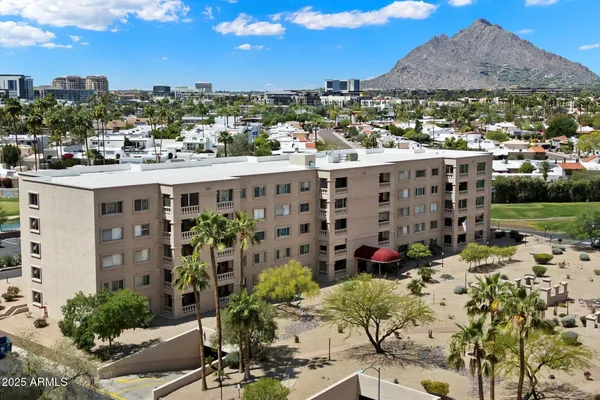 Property Slideshow image 3 of 29 | 7840 e camelback rd 111, Scottsdale, AZ, 85251