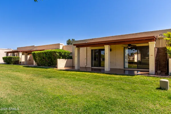 Property Slideshow image 3 of 30 | 617 s arrowwood way, Mesa, AZ, 85208