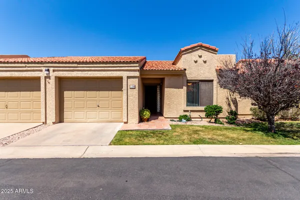 Property Slideshow image 2 of 48 | 1021 s greenfield rd 1194, Mesa, AZ, 85206