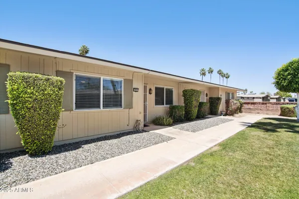 Property Slideshow image 3 of 20 | 10921 w santa fe dr, Sun City, AZ, 85351