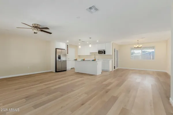 Property Slideshow image 2 of 51 | 10509 w snead dr, Sun City, AZ, 85351