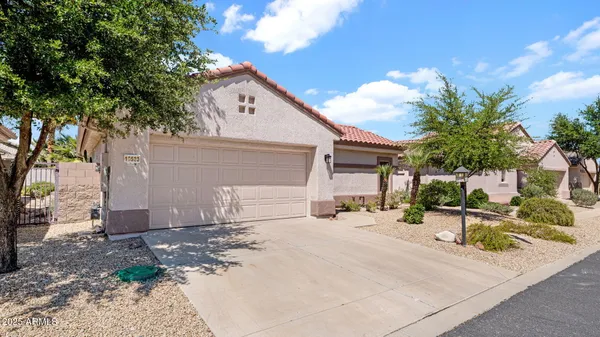 Property Slideshow image 2 of 36 | 19523 n carriage ln, Surprise, AZ, 85374