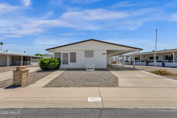 Property Slideshow image 2 of 37 | 2241 n nicklaus dr, Mesa, AZ, 85215