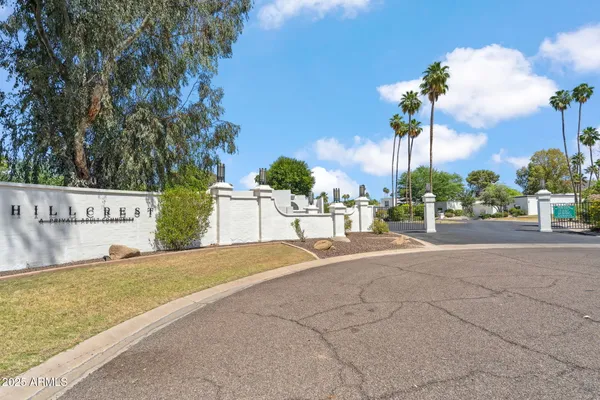 Property Slideshow image 2 of 57 | 113 e boca raton rd, Phoenix, AZ, 85022