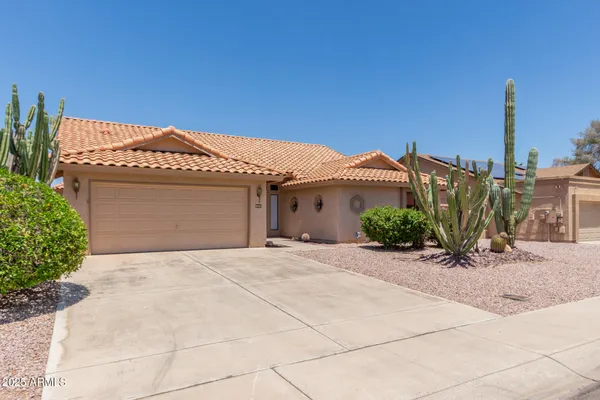 Property Slideshow image 3 of 36 | 9802 w rockwood dr, Peoria, AZ, 85382
