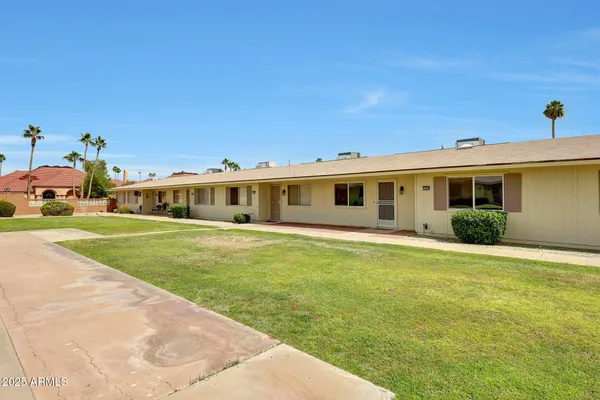 Property Slideshow image 2 of 39 | 13808 n silverbell dr, Sun City, AZ, 85351