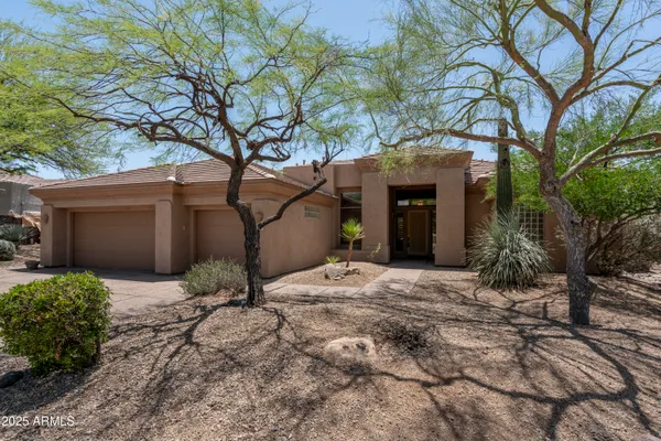 Property Slideshow image 2 of 44 | 6917 e night glow cir, Scottsdale, AZ, 85266