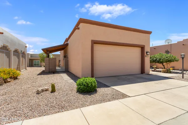 Property Slideshow image 3 of 29 | 475 s meadowood ln, Sierra Vista, AZ, 85635