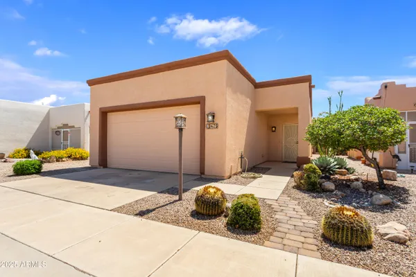 Property Slideshow image 2 of 29 | 475 s meadowood ln, Sierra Vista, AZ, 85635