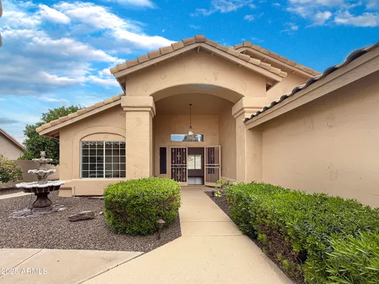 Property Slideshow image 2 of 17 | 14235 w shawnee trl, Surprise, AZ, 85374