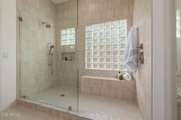 Property Slideshow image 3 of 82 | 7152 e night glow cir, Scottsdale, AZ, 85266