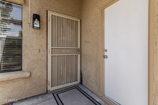 Property Slideshow image 2 of 25 | 515 s saguaro way, Mesa, AZ, 85208