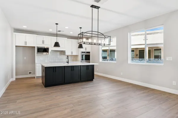 Property Slideshow image 3 of 14 | 2249 n shannon way, Mesa, AZ, 85215