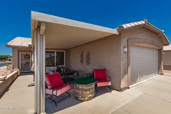 Property Slideshow image 2 of 48 | 1362 e cherry hills dr, Chandler, AZ, 85249