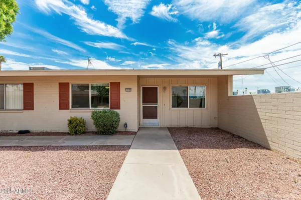 Property Slideshow image 2 of 30 | 10523 w coggins dr, Sun City, AZ, 85351