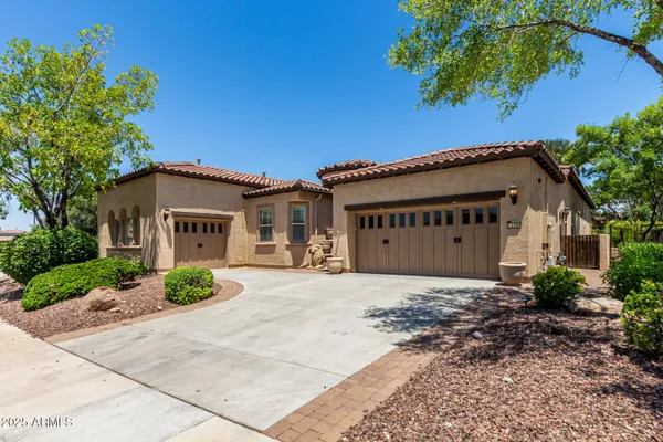 Property Slideshow image 3 of 41 | 12988 w kokopelli dr, Peoria, AZ, 85383