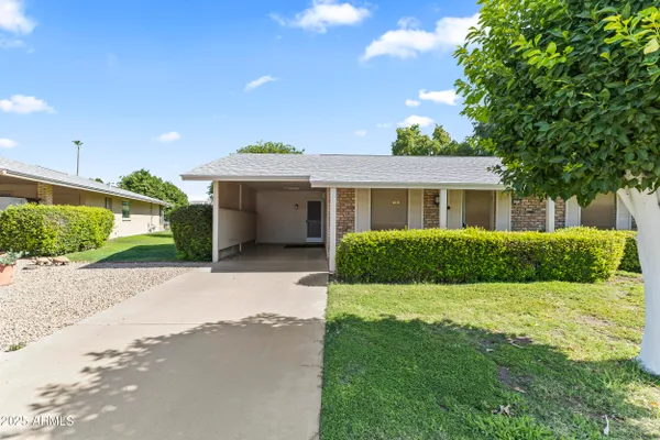 Property Slideshow image 2 of 17 | 10758 w cinnebar ave, Sun City, AZ, 85351