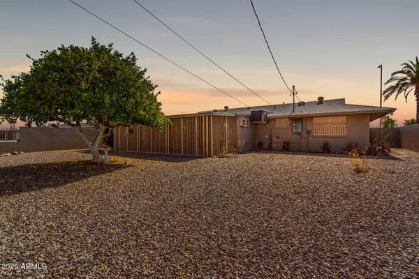 Property Slideshow image 2 of 35 | 12643 n 111th ave, Sun City, AZ, 85351
