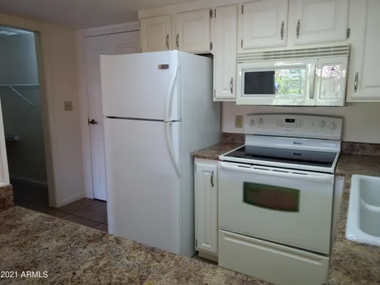 Property Slideshow image 3 of 34 | 10330 w thunderbird blvd a333, Sun City, AZ, 85351