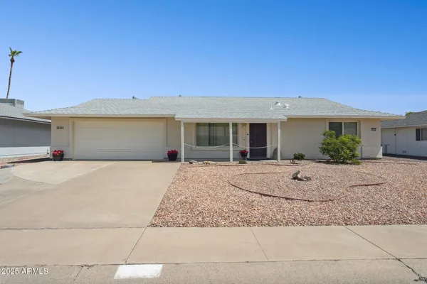 Property Slideshow image 2 of 29 | 20046 n welk dr, Sun City, AZ, 85373